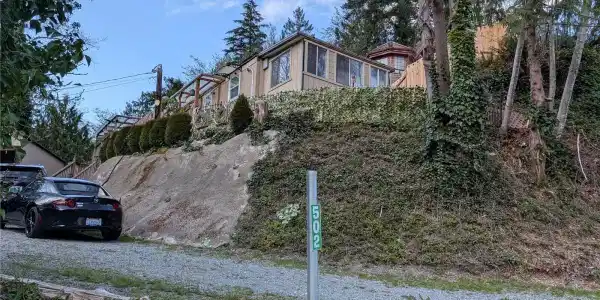 502 Lakeside