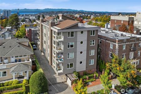 215 14th E