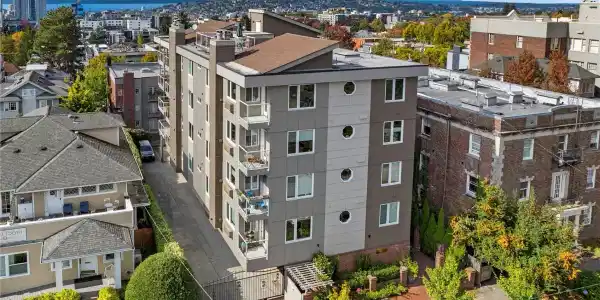 215 14th E