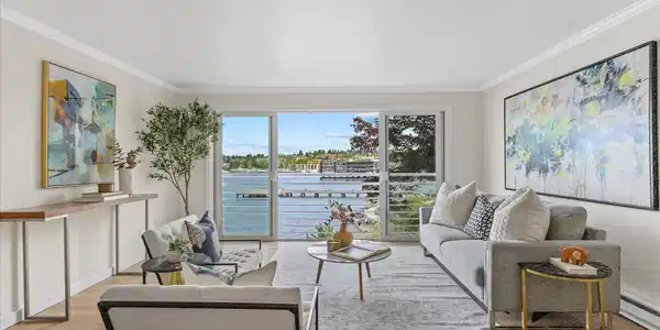 733 Lake S