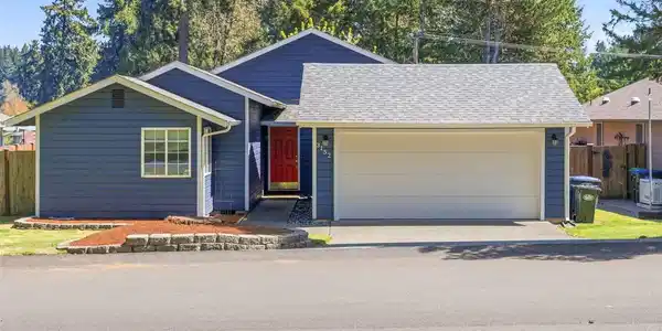 3152 Carpenter Hills SE