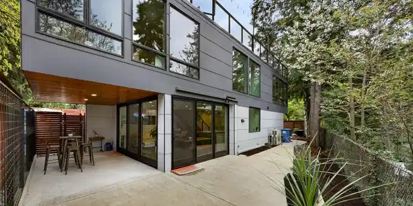 2424 Federal E