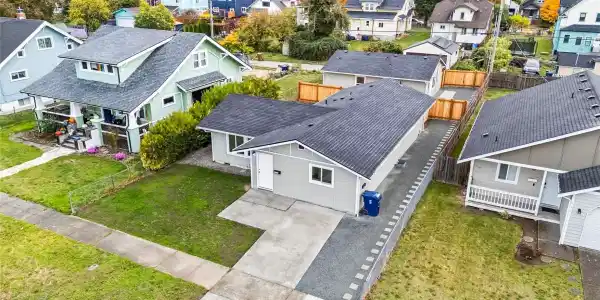 2135 Sheridan