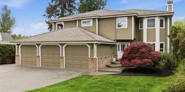 4452 185th E