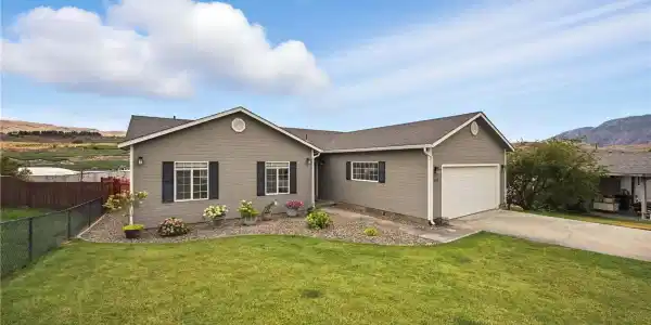 121 Pryor
