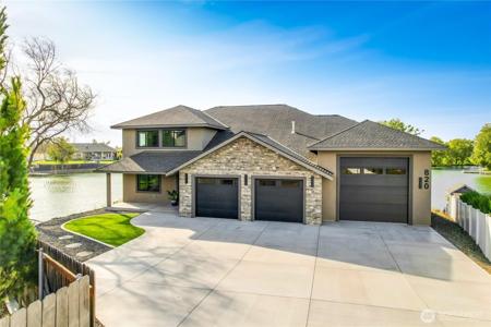 820 S Camas
