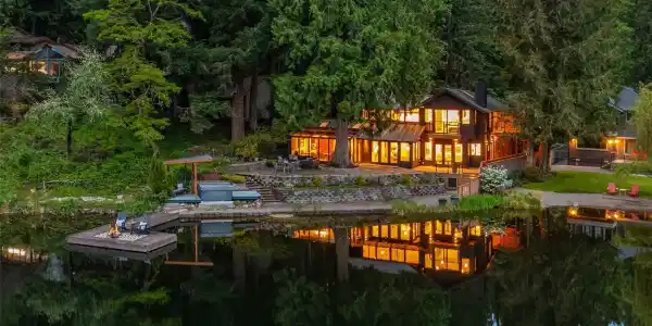 3235 Ames Lake NE