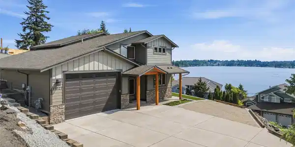 11027 Vernon