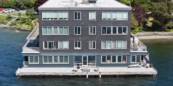 733 Lake S