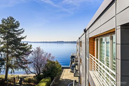 733 Lake S