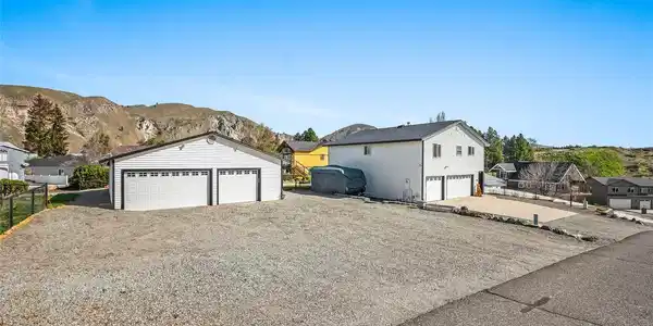 225 Marine View