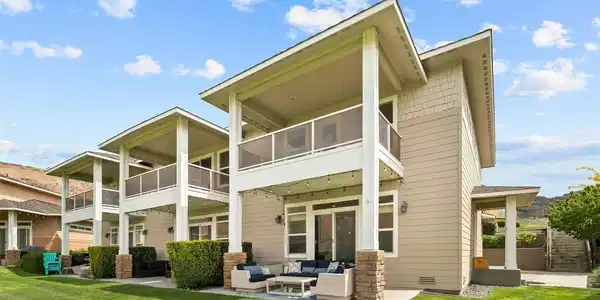 23063 Sunserra NW