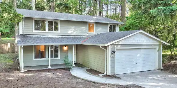 22323 Glenview SE