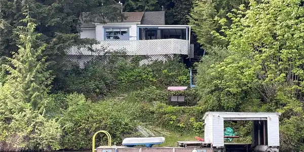 1054 Lake Whatcom
