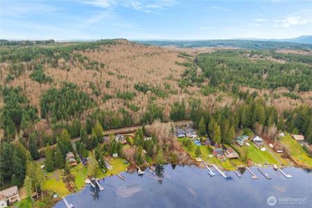 1311 Lake Roesiger