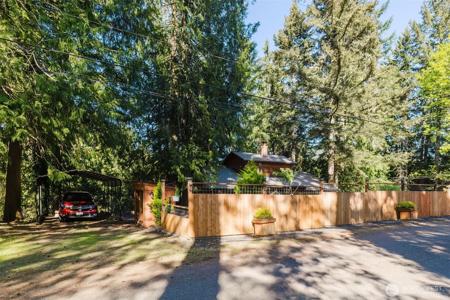360 Kingsway W