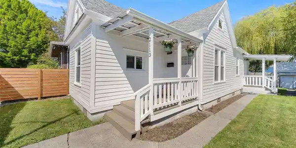 2113 Wilkeson