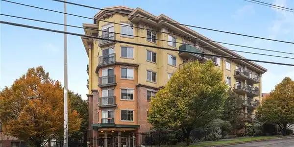 700 E Denny Way