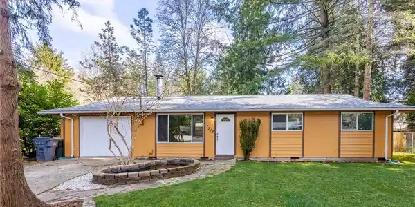 7318 Greenvalley Court SW