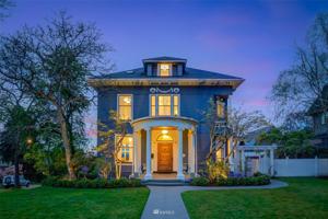 2736 Broadway E
