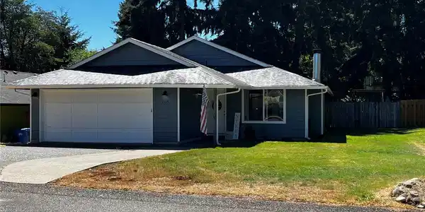 3105 Carpenter Hills SE