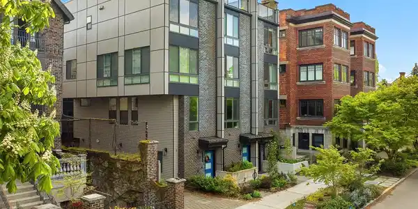 1116 Broadway E