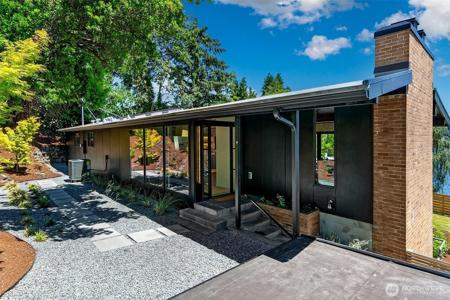 7936 Seward park S