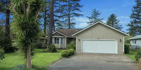 381 Dolphin NE