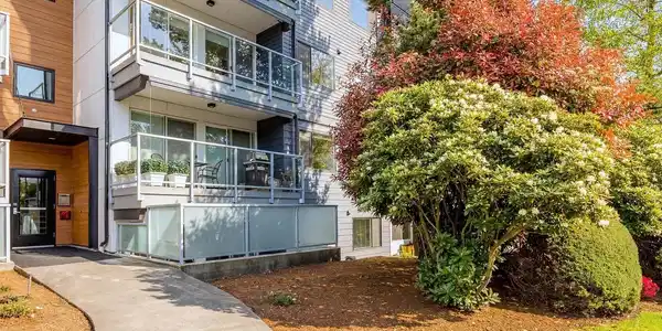 2501 Canterbury E