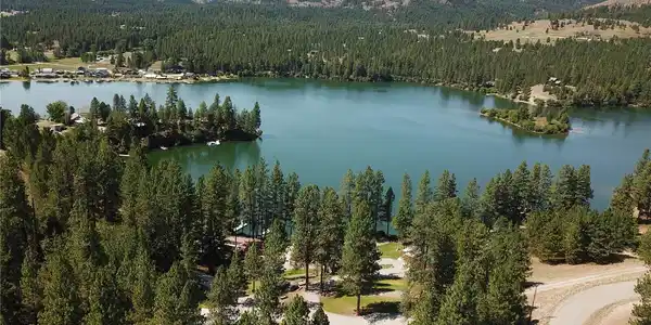 10 Wayland Cove