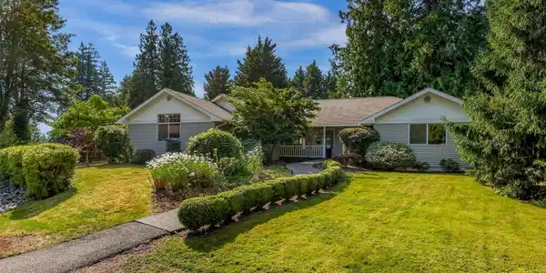 4705 Desmond