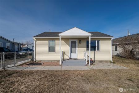 2122 Spruce
