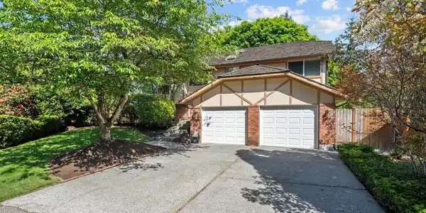 10429 34th SE