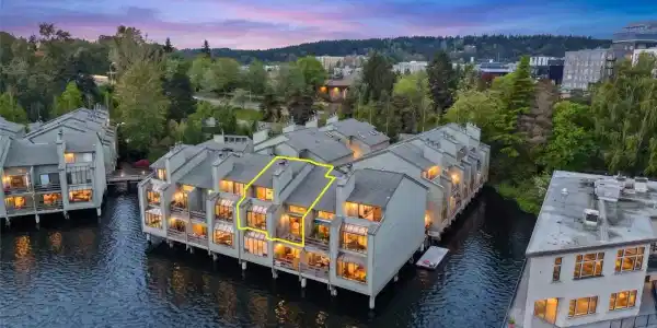 4 Lake Bellevue Dr