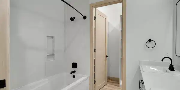 Image 4 Image 4