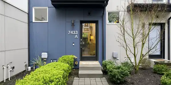 7433 A 4th NE