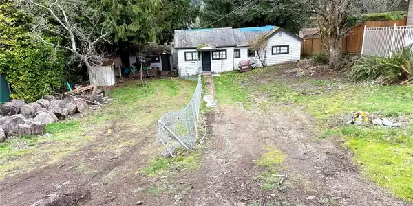 11040 11th SW