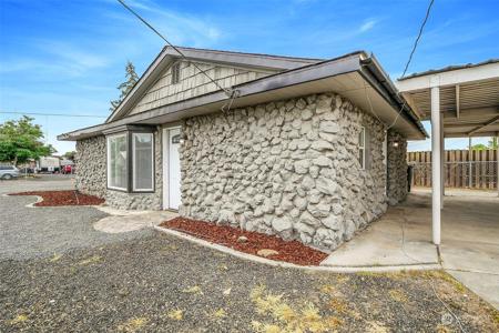 2136 Willow