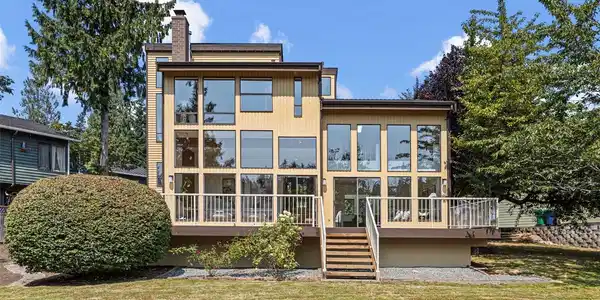 3202 102nd SE