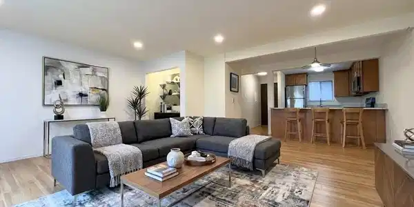 210 Boylston E