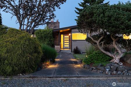 4657 Lexington