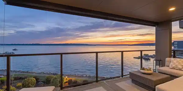 827 Lake S