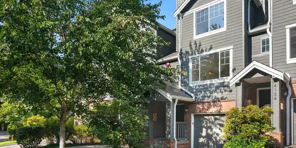 4132 248th SE