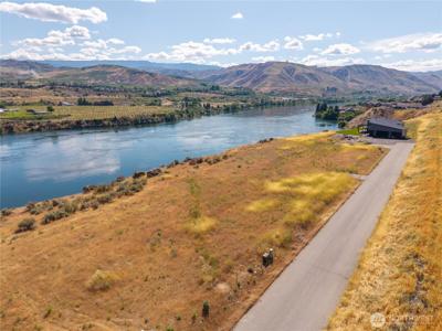 3180 Rivers Edge