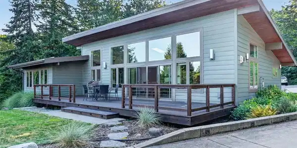 3143 Edgewood