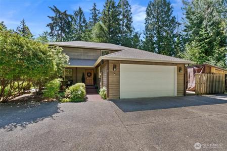 3627 Snug Harbor NE