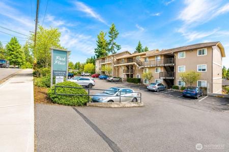 323 75th SE