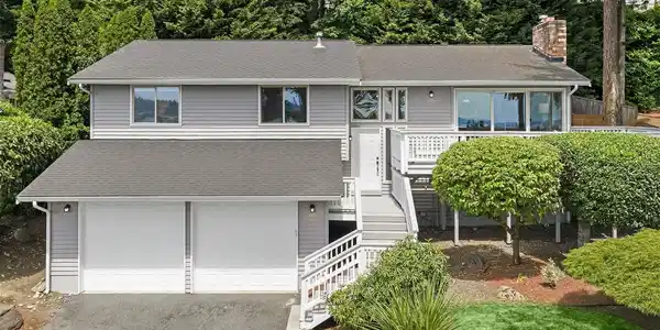 10922 80th NE