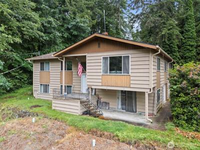1422 Colchester Dr SE