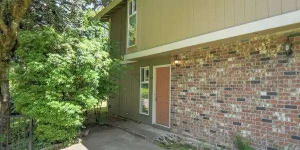 7411 Fairview SW